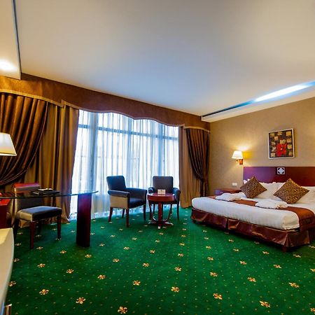 Hotel Goldman Empire à Astana Chambre photo