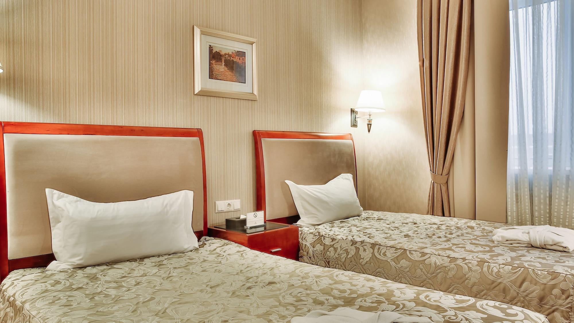 Hotel Goldman Empire à Astana Extérieur photo