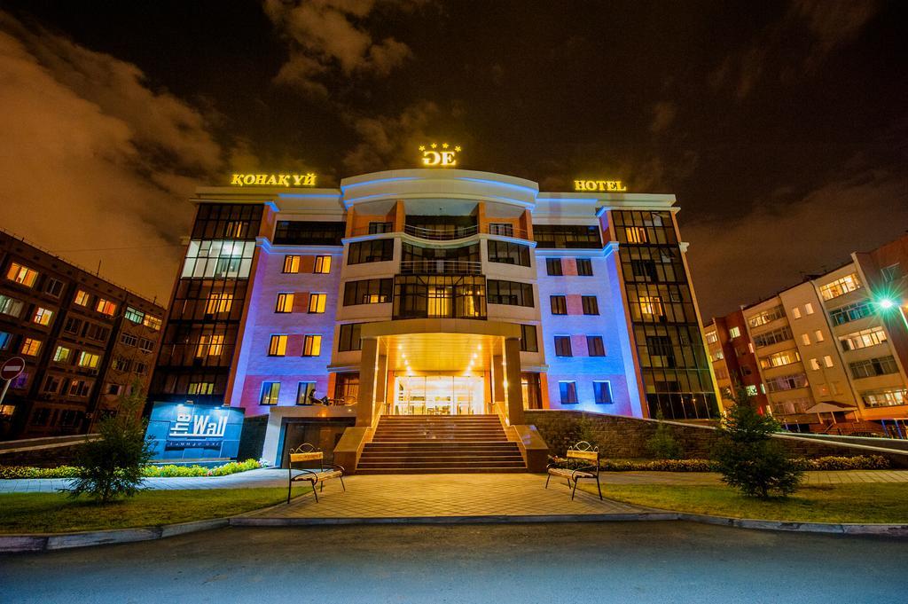Hotel Goldman Empire à Astana Extérieur photo
