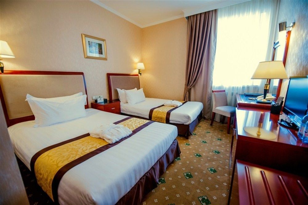 Hotel Goldman Empire à Astana Extérieur photo